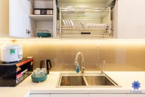 Home, Cosy&Luxury Apartment - 5mins to Airport, Free Pool&Gym, Airport Pick up Service