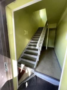 Small & Cozy Studio Apartment - WiFi & Free Parking