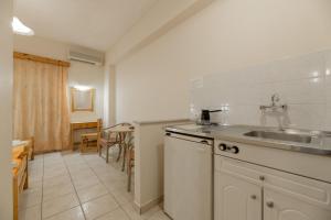 Pink Panther Studios & Apartments