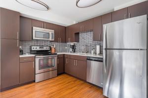 Blueground Bellevue near bars transport SEA-716