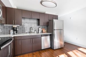 Blueground Bellevue near bars transport SEA-716