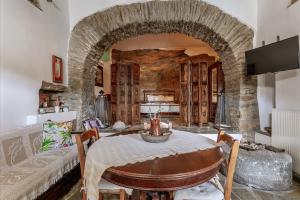 Traditional Olive Guesthouse