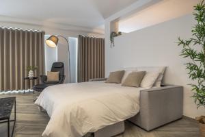 The Cube - Designer finished studio by SF Homes