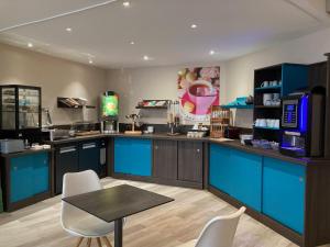 Hotels The Originals City, Hotel Le Boeuf Rouge, Saint-Junien : photos des chambres