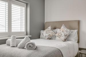 Modern 1 BR apt near town centre, perfect for long stays