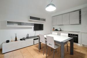 Spacious and bright new flat with garden