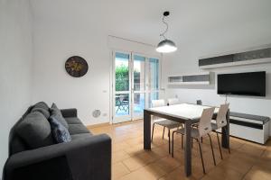 Spacious and bright new flat with garden