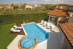 Villa Santa Domenica near Poreč with play room, beautiful tavern & garden 