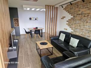 Serbian home - 44, Gandijeva 184