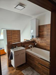 Tölgyes Apartmanház