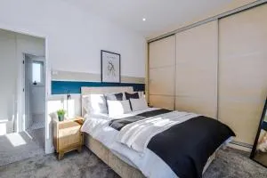 Spacious 2-Bedroom House near Wakefield Centre and Train Station with Free Parking, Ideal for Contractors & Long Stays - NordStay - Crigglestone