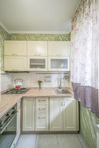 Апартаменти 1-кімнатні поруч зі ст. м. Печерська