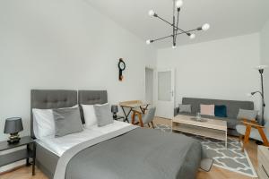 Cosy Studio in the Centre of Poznań with Balcony by Renters