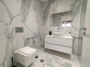 Heart of the City Suites - B