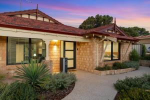 Luxury 5br villa with pool