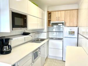 51- Dos habitaciones vista mar