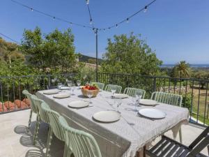 Panoramic views and pool in Villa del Alba