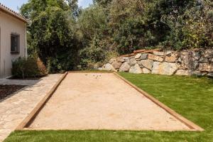 Panoramic views and pool in Villa del Alba