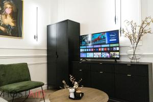 V27-2 Design Apartment - hostAID