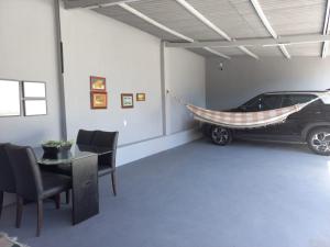 Linda edícula a 80 m da Praia de Itapuã