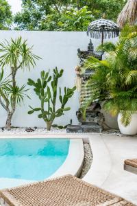 Villa Alba, Berawa, Large Private 4BR Villa Near the Beach