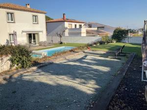 Villa 8 personnes piscine terrain de boules