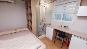 Phòng Giường Đôi Có Phòng Tắm Riêng (Double Room with Private Bathroom)