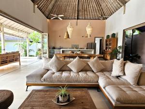 Villa Bodhi Kulture - Huge 4 BR Luxury Villa for families & groups in Canggu - Bali
