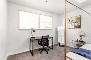 Modern Downtown Apartment 2BR 2BA by CozySuites