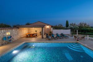 Amazing villa Lara with private pool by WiiBuk