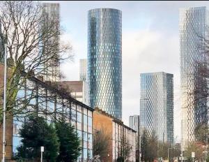 A superb 2 bed, 2 bathroom apartment in Manchester City centre FREE PARKING