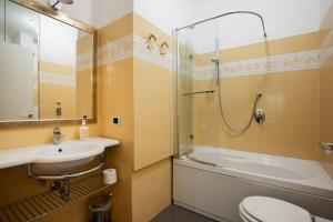 Fondazione Prada - Quadrilocale in stile classico