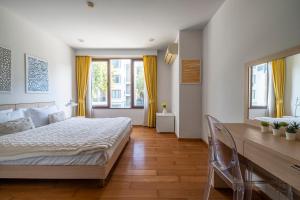 Seaview & beachfront 2BR 151 2F CicadaMarket