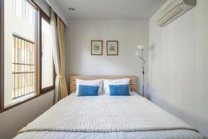 Seaview & beachfront 2BR 151 2F CicadaMarket