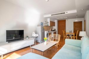 Seaview & beachfront 2BR 151 2F CicadaMarket