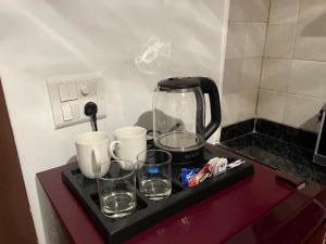 Aura Luxury Studio I Couple Friendly I Near Golf Course Road, Sector 57, Gurgaon