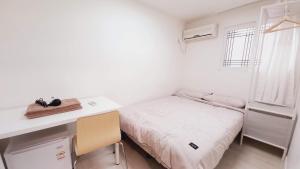 Phòng Giường Đôi Có Phòng Tắm Riêng (Double Room with Private Bathroom)