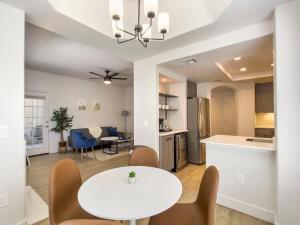 2BR Kierland Commons Golf Oasis by CozySuites!