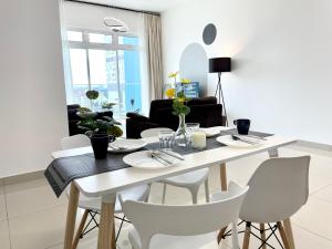 Twin Galaxy Modern Suite@JB KSLMidValley