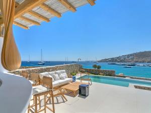 Beachfront Mykon Villa