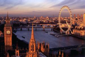 CENTRAL WEST END & THEATRE-LAND 2 Beds & 2 Baths