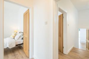 Cosy Two Bedroom Apartment in Excellent Location