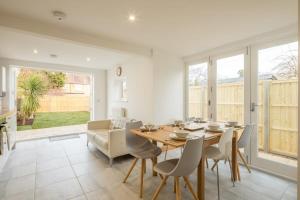 Beautiful and Spacious Cambridge Home with Free Parking & Garden!