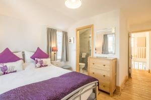 Beautiful and Spacious Cambridge Home with Free Parking & Garden!