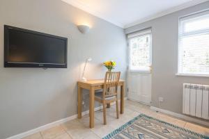 Addenbrookes Flat 2 mins walk free Private Parking