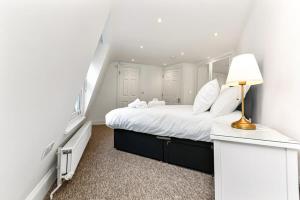 Modern 2 bedroom flat for 4 in Greater London