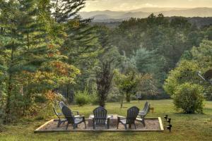 Endless Views~ Movie Theater ~ Hot Tub ~ Game Room - 4hvězdičkové hotely ve městě Mineral Bluff