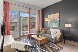 Modern Town Lake CozySuites