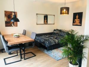 City Zen Apartment Enschede !Free Private Parking