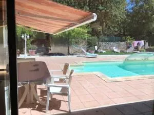 Propriété avec deux logements - Sainte-Anastasie-sur-Issole